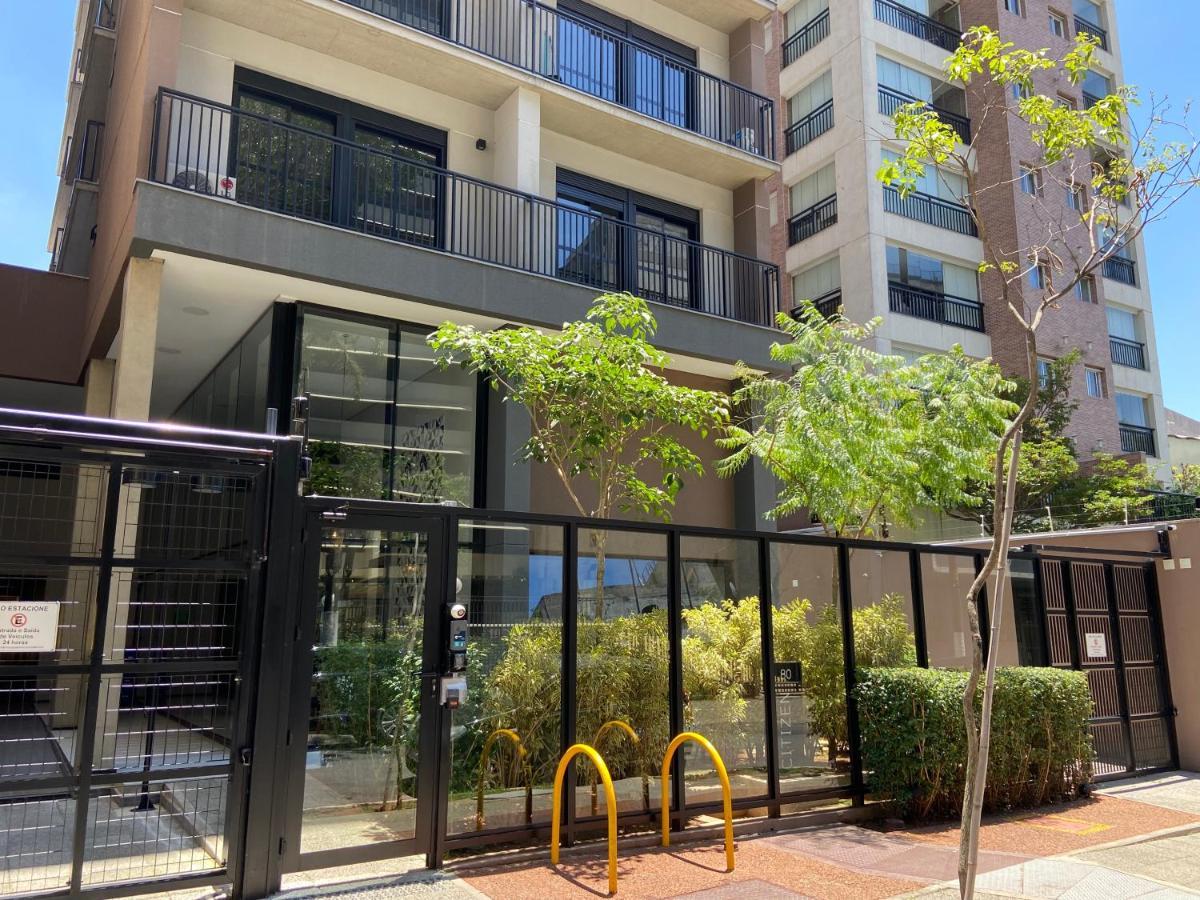 Apartment 58 New W/ Balcony, Fast Wifi And Movie Screen!